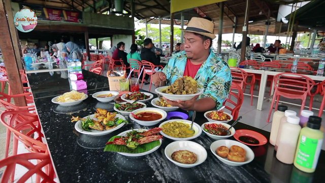 Makan Besar Sambil Nikmati Suasana Kota Aceh Dari Ketinggian