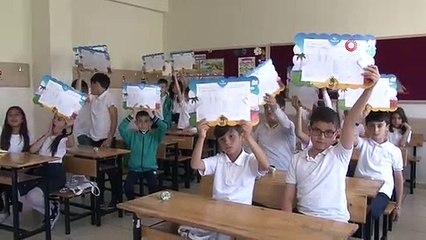 19 milyon öğrenci karne heyecanı yaşıyor