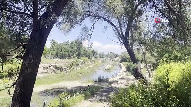 Aizanoi Antik Kenti, yaz mevsiminde kendine hayran bırakıyor