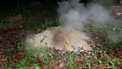 What happens When You Pour Molten Lead On Footprint! Watch This!