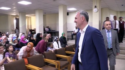 İnegöl protokolü öğrencilerin karne heyecanına ortak oldu