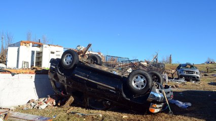 Tornado en Texas deja al menos tres muertos y más de 100 heridos