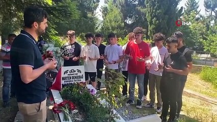 Merdivende kurulan pusuda öldürülen kadını mezarı başında andılar