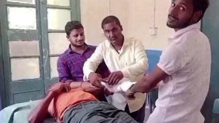 नवादा: दबंगों ने युवक पर किया जानलेवा हमला, गंभीर हालत में भर्ती, देखें वीडियो