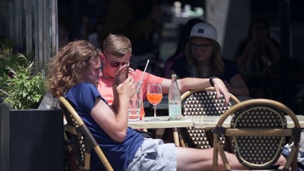 Casi el 40% de los españoles no protege los ojos del sol