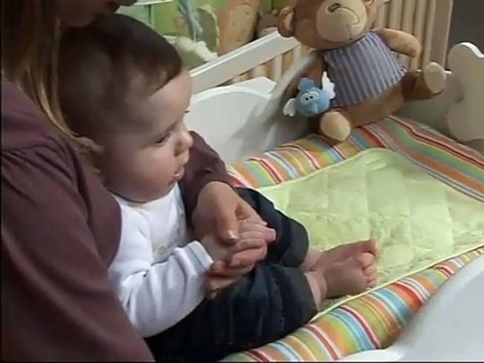 Lui couper les ongles et les cheveux