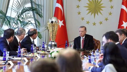 Şampiyon Galatasaray, Cumhurbaşkanı Recep Tayyip Erdoğan'ı ziyaret etti