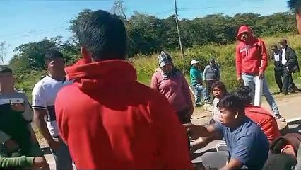 Bloqueo en Cuatro Cañadas: Comunarios exigen ayuda tras inundación