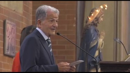 Prodi dà l'ultimo saluto alla moglie Flavia: Tanta felicità tra di noi