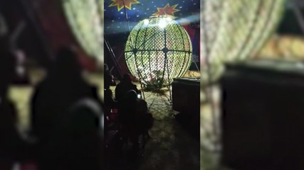 Apresentação no Globo da Morte termina com motociclista ferido