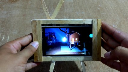cellphone holder from an ice cream stick |  Holder hp dari stik es krim