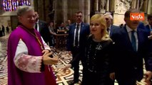 La Russa arriva al Duomo per il funerale di Berlusconi, la stretta di mano con Edi Rama e Orban
