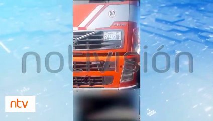 "¡Terrible accidente!": Un hombre terminó debajo de un camión y logró sobrevivir