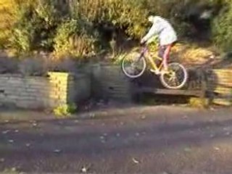 Jean essaye le vélo
