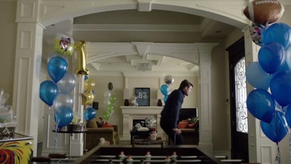 Amour et plaquages Bande-annonce (EN)