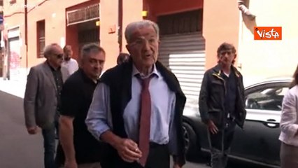 Morte moglie Prodi, il professore ringrazia i giornalisti davanti a casa sua