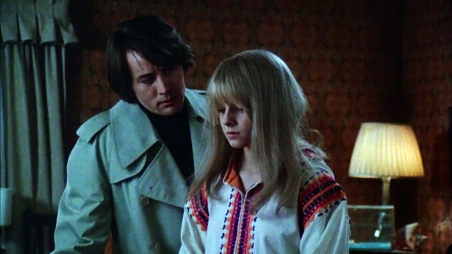 La Petite Fille au bout du chemin Bande-annonce (EN)