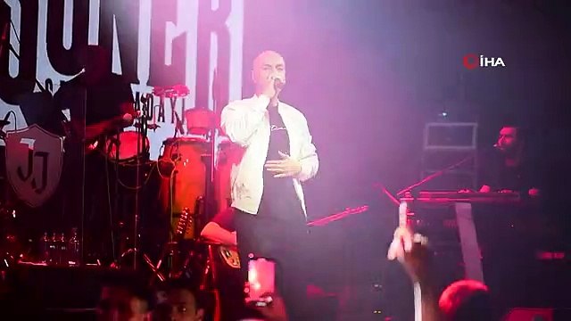 Bursa'da Soner Sarıkabadayı Konseri