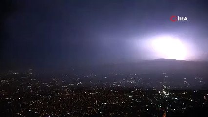 Bursa’da şimşekler görsel şölen oluşturdu