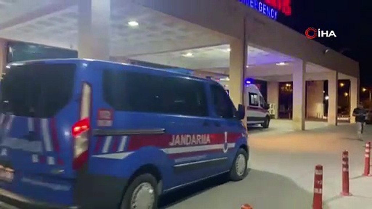Diyarbakır'da otomobil şarampole devrildi: 2 ölü, 4 yaralı