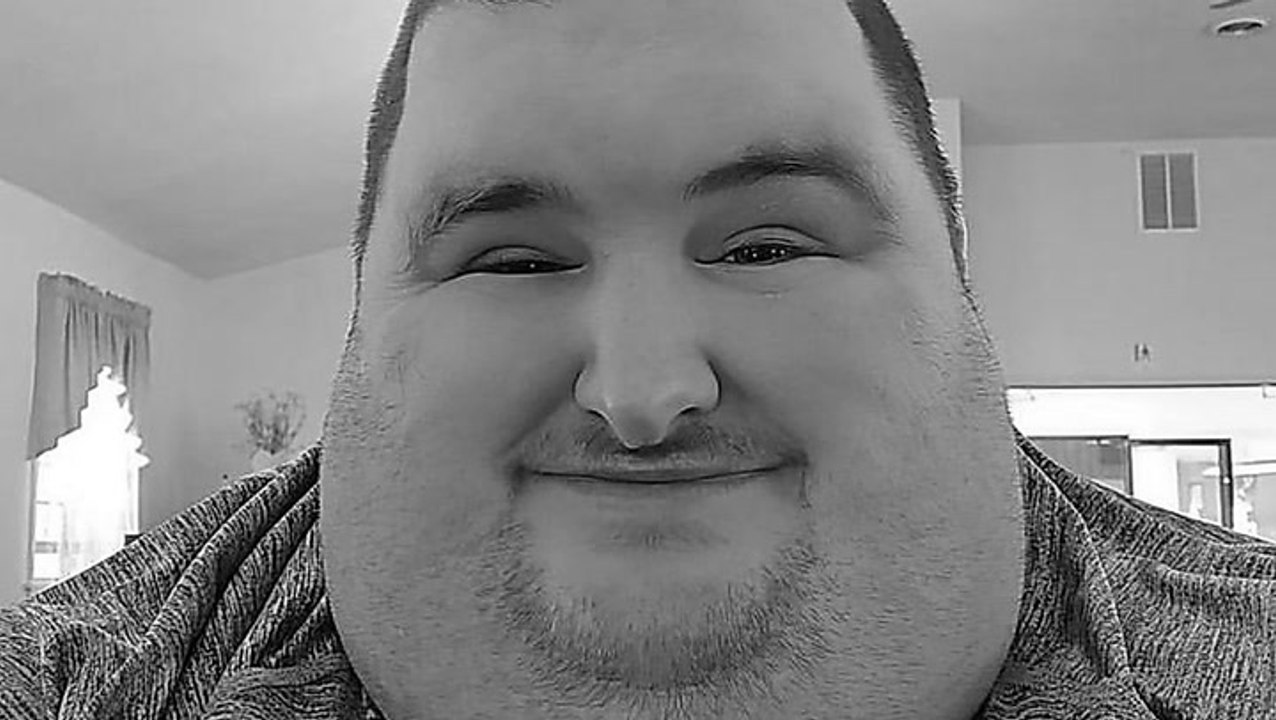 Autounfall: TikToker stirbt mit nur 35 Jahren