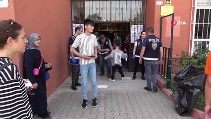 Hayaller iki dakikada yıkıldı, geç kalan genç sınava alınmadı