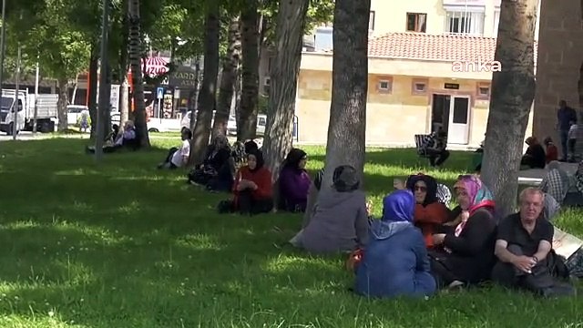 YKS'ye geç kalan öğrenci okula atlayarak girmeye çalıştı