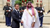 ولي العهد السعودي والرئيس الفرنسي يبحثان علاقات البلدين
