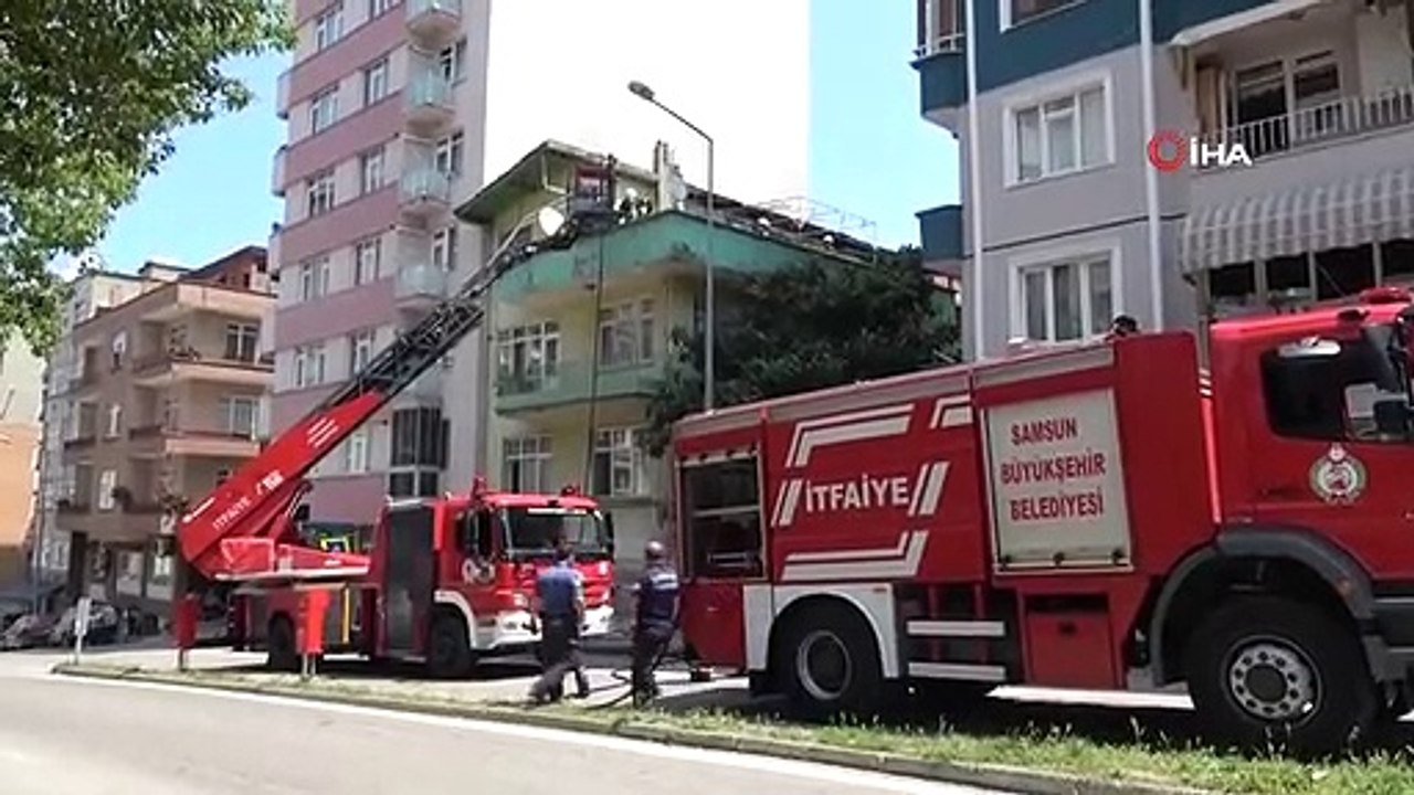 Çakmakla oynayan çocuklar evin çatısını yaktı