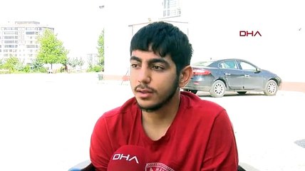 Depremde iki bacağını ve annesini kaybetti, üniversite hayalinden vazgeçmedi