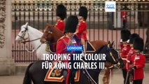 Trooping the Colour: Charles und royaler Nachwuchs hoch zu Ross