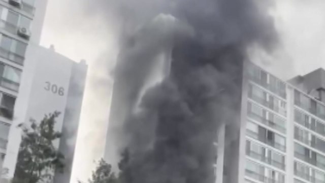 성남 분당 아파트서 화재로 부자 2명 사상...주민 대피 / YTN