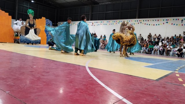 Quadrilhas levam brilho na 3ª noite de apresentações em Arapiraca