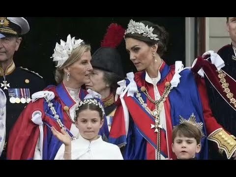 Le supertar reali, la principessa Kate e Sophie, hanno pensato di ricevere un nuovo onore speciale