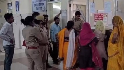 फिरोजाबाद: मामूली बात को लेकर एक ही परिवार की महिलाएं आपस में भिड़ी, देखें वीडियो