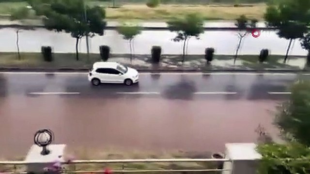 Eskişehir'de Aniden Bastıran Sağanak Yağış Yaşamı Olumsuz Etkiledi