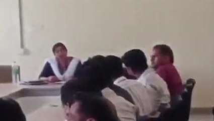 सागर: खाद्य अधिकारी ने राशन विक्रेताओं की लगाई क्लास,दिए ये सख्त निर्देश