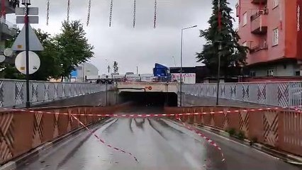 Alt geçitler trafiğe kapatıldı