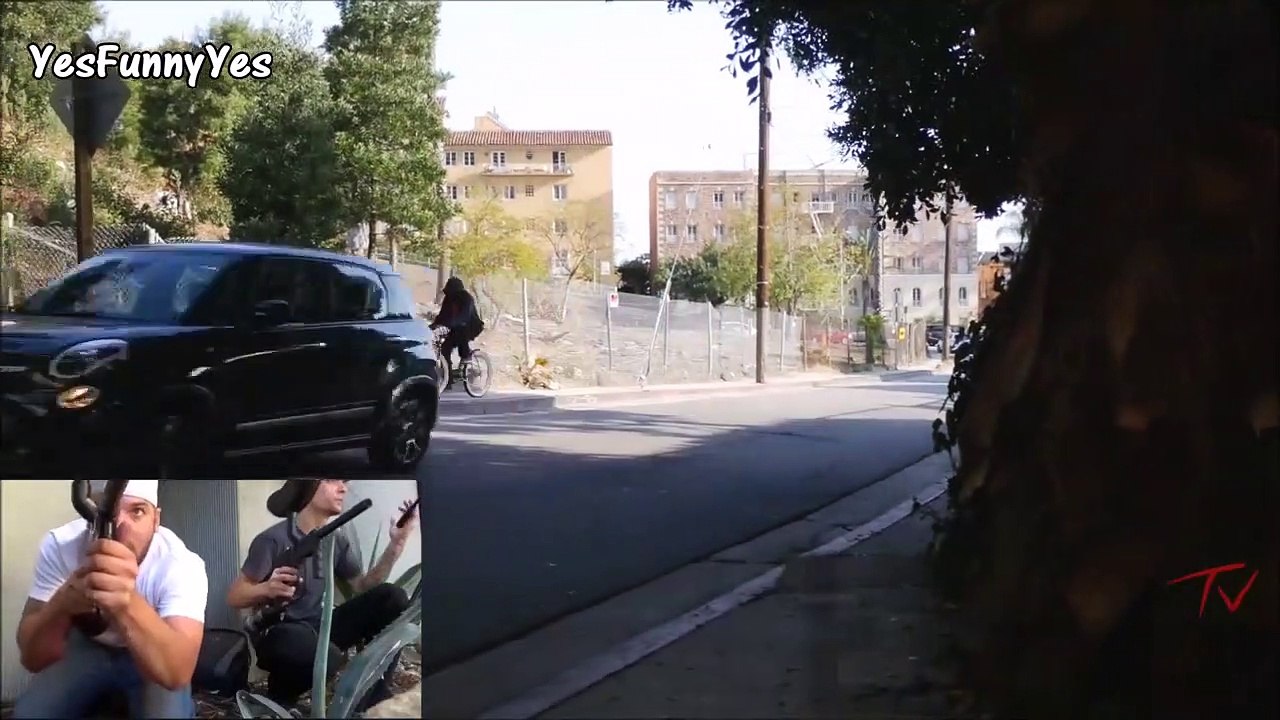 Shooting Paintball at Robbers. What the... Vidéo Dailymotion