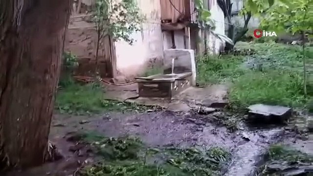 Averse à Çankırı： Les routes du village se sont transformées en lac, les terres agricoles ont été endommagées