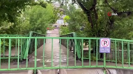 La femme dont le sous-sol se remplit d'eau à chaque fois qu'il pleut s'est rebellée contre ESKI