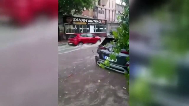 Fortes pluies et inondations à Bursa