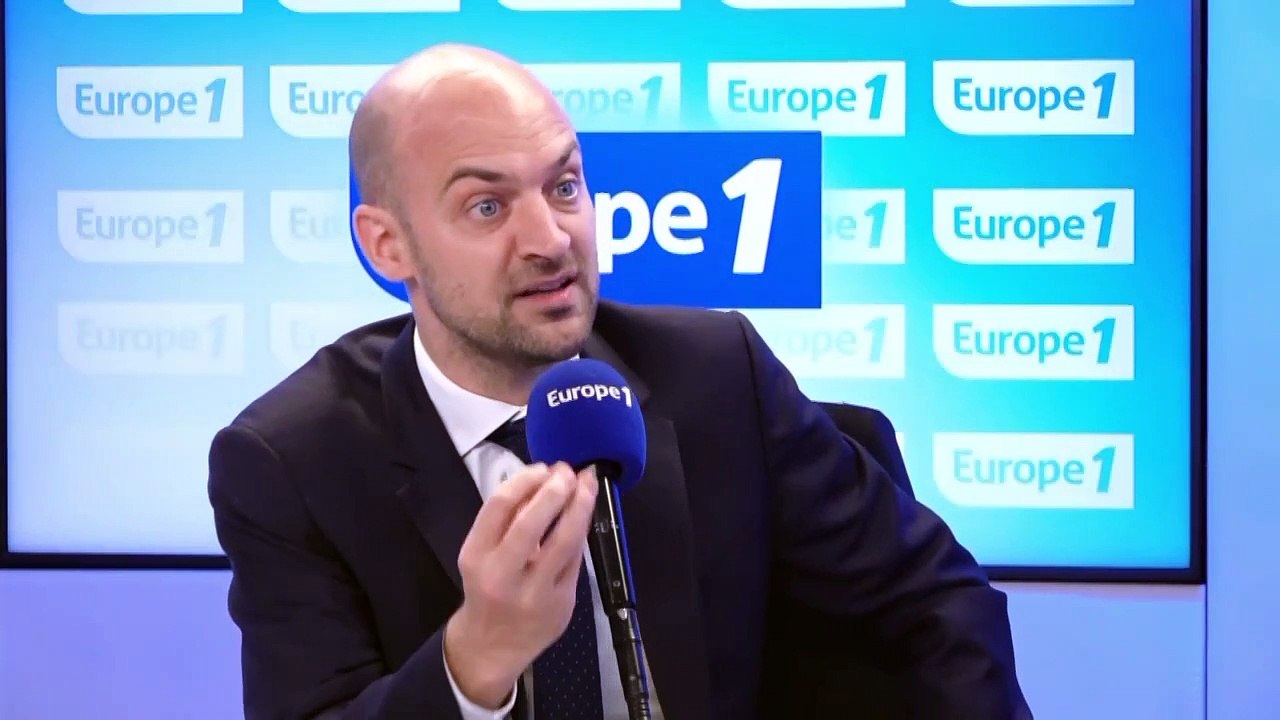 Amende, exclusion... Jean-Noël Barrot met en garde Twitter en cas de non-respect du règlement de l'UE