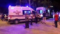 Elazığ'da kum birikintisine çarpan araç yan yattı: 2 yaralı