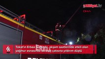 Korku dolu anlar! Evin çatısına düşen yıldırım yangın çıkardı