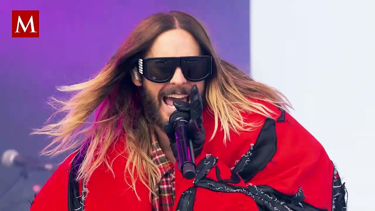 Captan a Jared Leto escalando castillo en Italia; extraño momento se vuelve viral