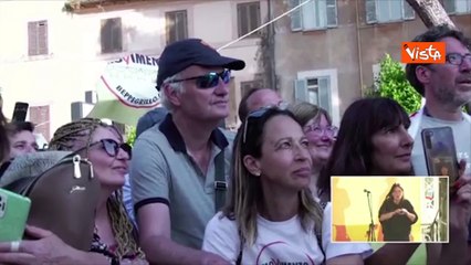 Grillo: "Fate le brigate di cittadinanza, mettete il passamontagna e di notte fate i lavoretti"