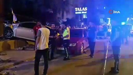 Mersin'de feci kaza: 2 ölü, 4 yaralı