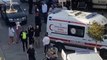 Bağcılar'da kapısı açık seyreden minibüsten aşağı düşen 3 kişi yaralandı