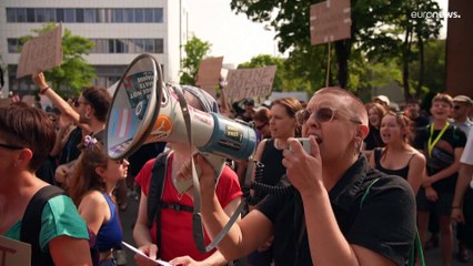 احتجاجات في بيرن قبل حفلة لـ"رامشتاين" لاتهامات موجّهة لمغنّي الفرقة باعتداءات جنسية على نساء كثيرات